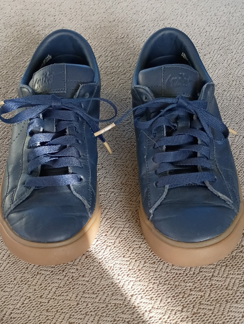 Nike Navy Leather Low-Top Sneakers with Gum Outsole